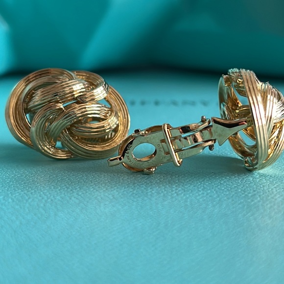 Tiffany & Co 18 Knot Clip Earrings - Picture 4 of 16